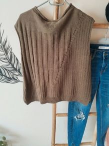 Oska Knitted Vest Size 1