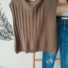 Oska Knitted Vest Size 1