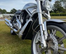 06 Harley - Davidson street rod (vrscr) 9,600km