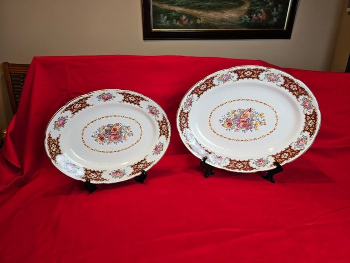 Large, beautiful oval serving platter by Arklow Pottery (Larne pattern / No. 2384) - Vintage from Ireland