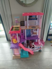 Barbie dream house reduced to sell