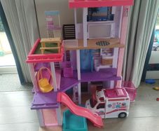 Barbie dream house reduced to sell