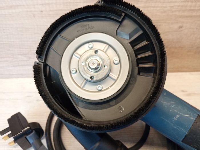 Bosch GBR 15 Cag Concrete Sander 125mm 1500W