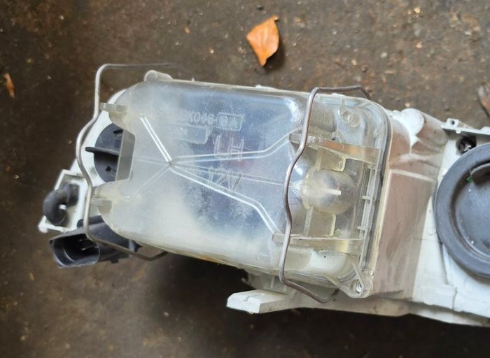 Skoda Octavia 2004 to 2008 xenon headlight