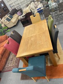 Oak Expanding Dining Table and 6 Chairs