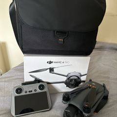 DJI Mavic 4 Pro with DJI Bag