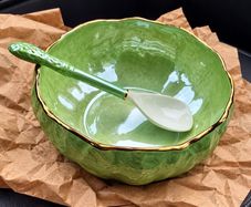 Vintage circular Maling ware leaf shaped salad bowl,  green Malingware mark, 8 1/2" with spoon