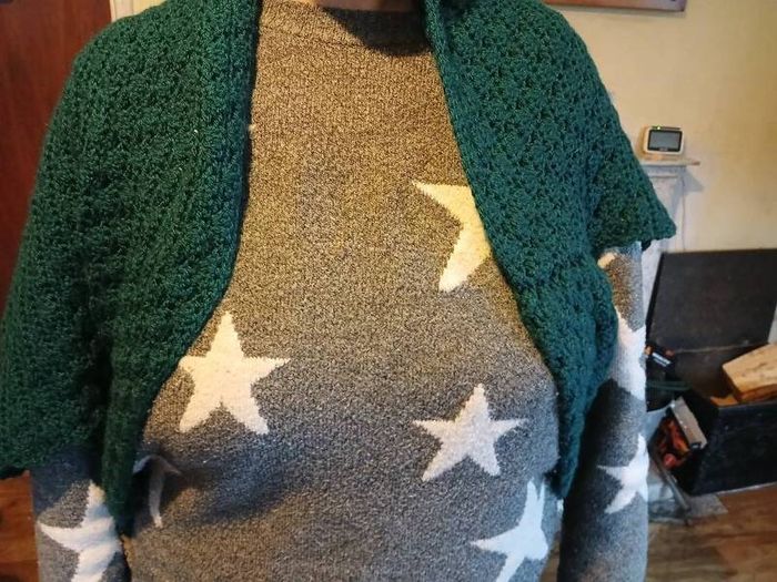 New crocheted Shoulder Shawl