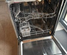 FOR PARTS/REPAIR Faulty Indesit Integrated dishwasher