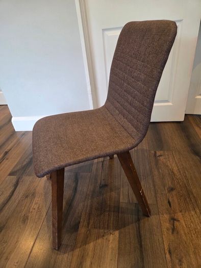 Table, bench & chairs