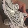 Kids New Balance trainers Image 7