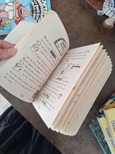 Tom Gates Book Happy to help