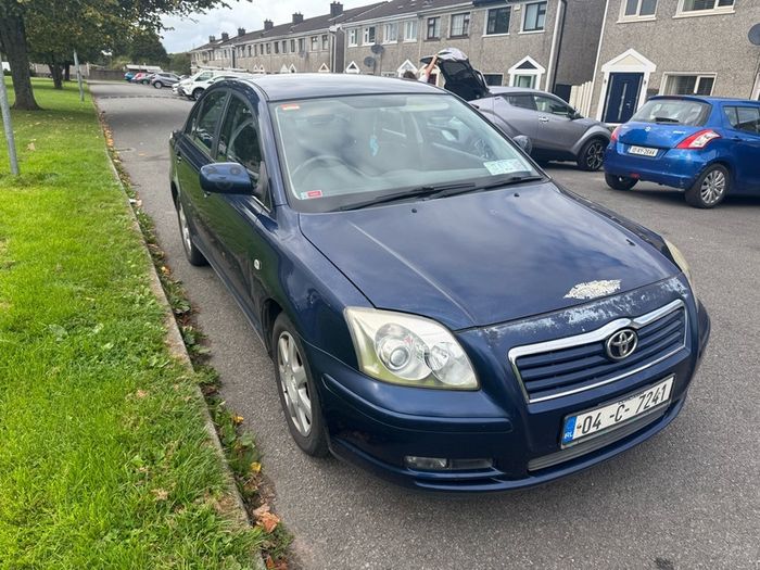 2004 Toyota Avensis