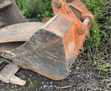 Digging bucket digger