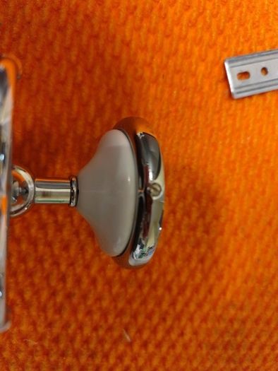robe hook x 4