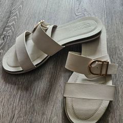Esprit flat sandals