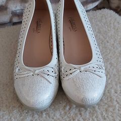 Ladies shoes