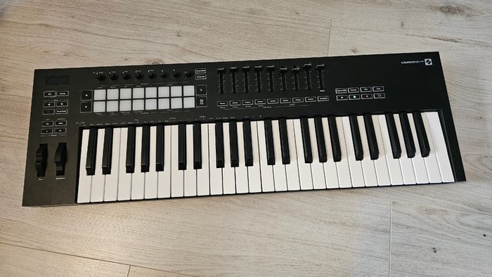 Novation Launchkey 49 MK3