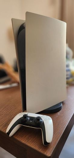 Playstation 5 PS5 Digital Edition With Controller