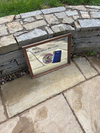 pub mirror