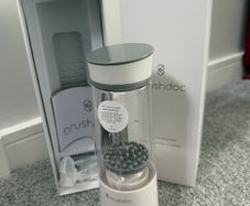 Brush Doc make up brush cleaner