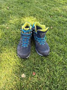 Hiking Boots/ Walking Shoes