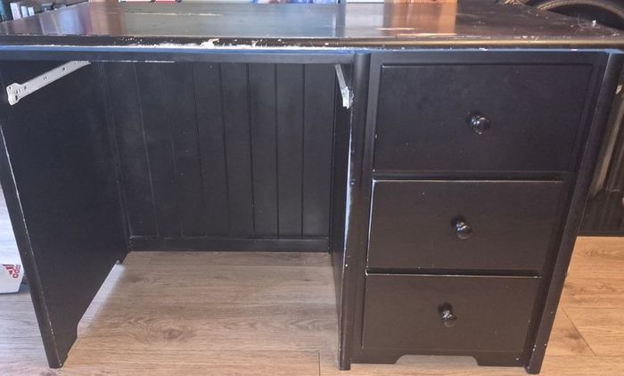 Computer desk