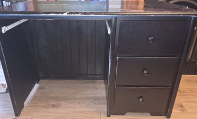 Computer desk