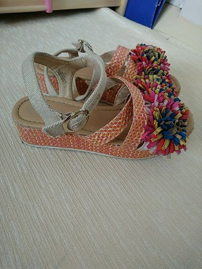 multi sandal girl