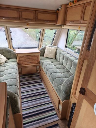 2002 Compass Omega 2 Berth & all accessories
