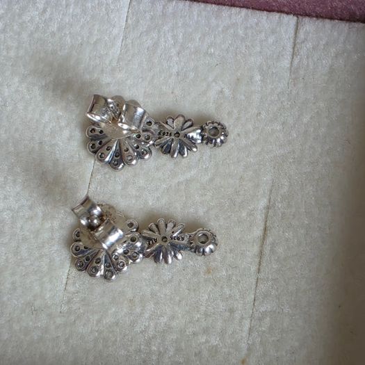Pandora sparkly Daisy Flower stud earrings very good condition hallmarked