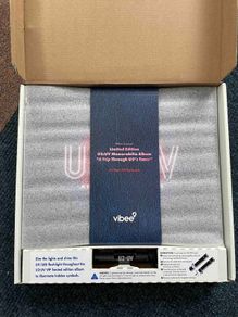 U2:UV Spheres: Vibee VIP Book "A Trip Through U2's Tours" + Extras