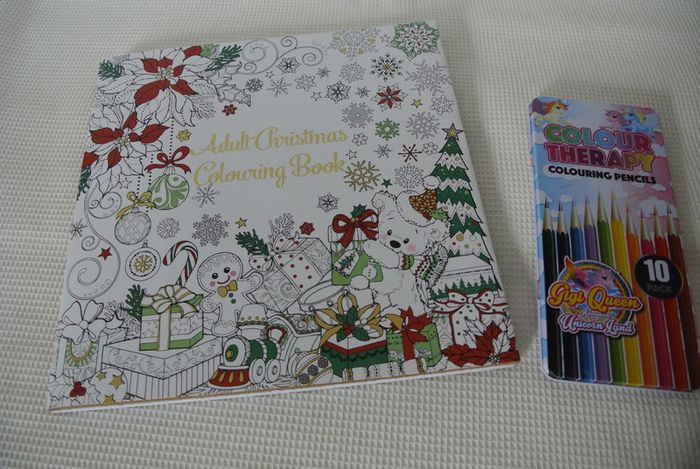 Adult Christmas Colouring Book & Colour Therapy Colouring Pencils