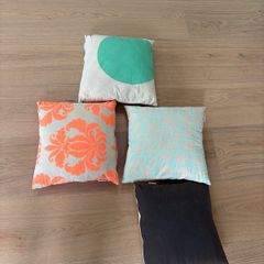 4 x Neon Australia Themed cushions