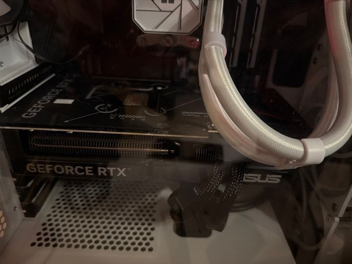 Gaming Pc, MSI 240hz Monitor, RTX 5070, Ryzen 7 x3d, 32 GB Ram