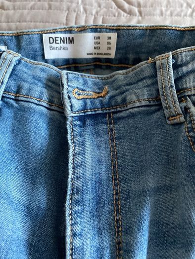 Bershka - Skinnies High Rise - Size 38 UK