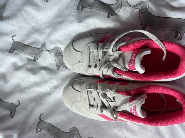 Adidas Girls runners - NEW