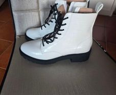 Brand New New Look boots UK 6
