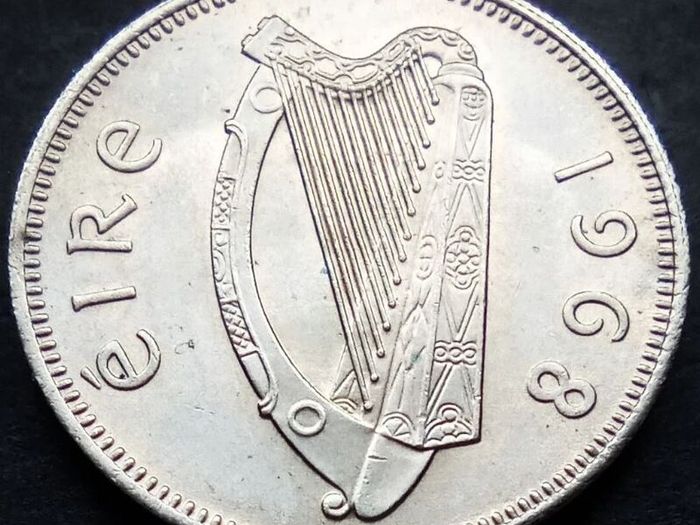 [#513] - Ireland 1968 | Irish 1s | One Shilling | Bull | KM.14a | MmS