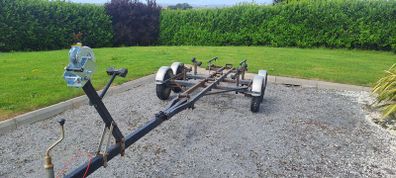 Boat trailer