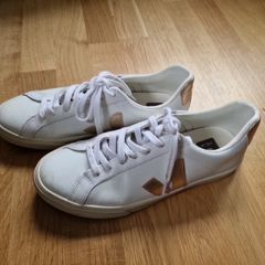 Ladies Veja Shoes Size 6.5