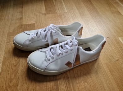Ladies Veja Shoes Size 6.5