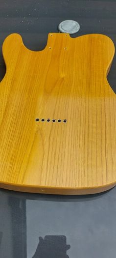 Telecaster butterscotch 52 black guard body