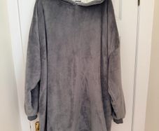 Hooded Blanket in Charcoal