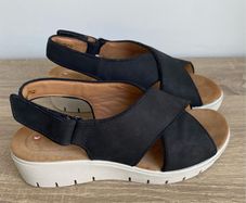 Clarks Sandals Size 5 (Wide Fit)