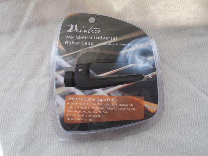 Veintico Universal Guitar Capo (Acoustic/Classical)