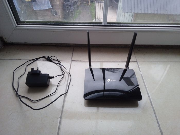 4G LTE  Wi-Fi / Cable router