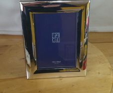 Park Avenue Silver Plated 5x7 Photo Frame Tarnish Resistant New Boxed