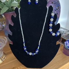 Glittery Beaded Necklace, Bracelet and Earrings Set