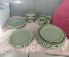 Belleek Dining Set
